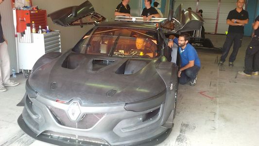 ANTEPRIMA<br>Gi&agrave; in pista a Franciacorta la Renault RS01