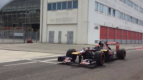 Verstappen scende in pista a Adria