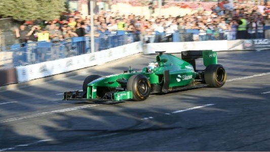 Berthon con la Caterham per le vie di Gerusalemme