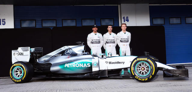 La Mercedes W06 Hybrid<br />continua a 'martellare'...