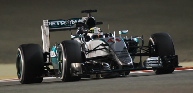 Al Sakhir - Qualifica<br />Hamilton stellare, Vettel secondo