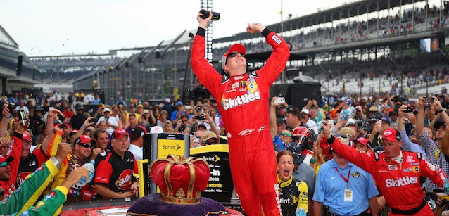 Indy, gara: Kyle Busch supremo