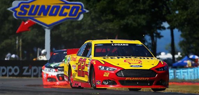 Watkins Glen, gara<br />Logano beffa Harvick