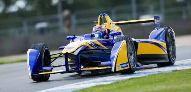 Donington, 1° giorno<br />Buemi apre la nuova stagione