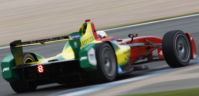 Donington, 1° giorno: Abt da record<br />De Silvestro firma con Andretti