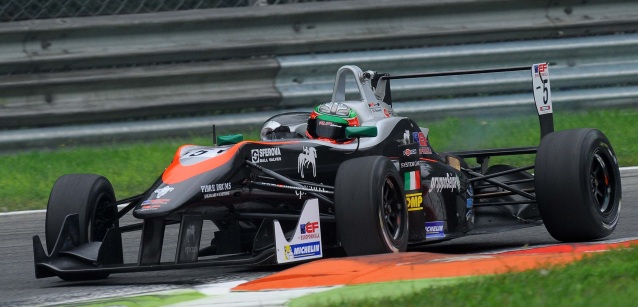Monza, gara 2: la prima di Fioravanti<br />RP monopolizza il podio